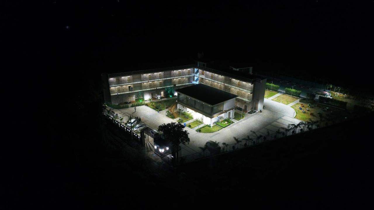 Carina Retreat Resort Gírský les Exteriér fotografie