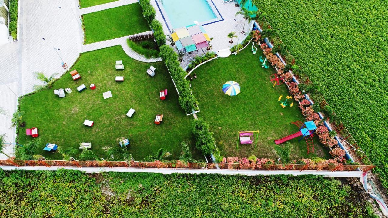 Carina Retreat Resort Gírský les Exteriér fotografie
